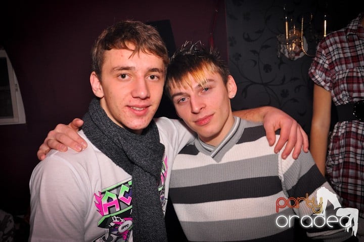 Club Atti's pe ringul de dans, 