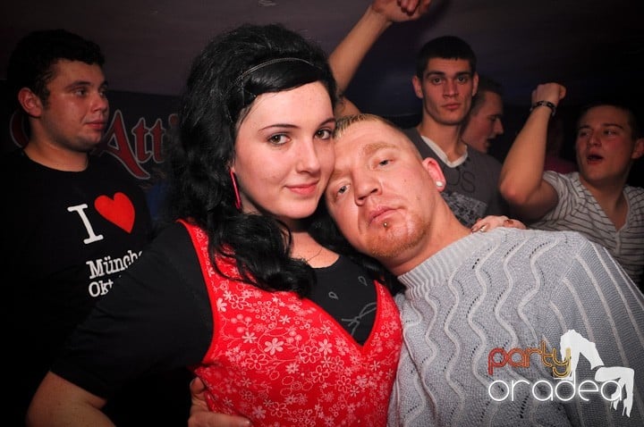 Club Atti's pe ringul de dans, 