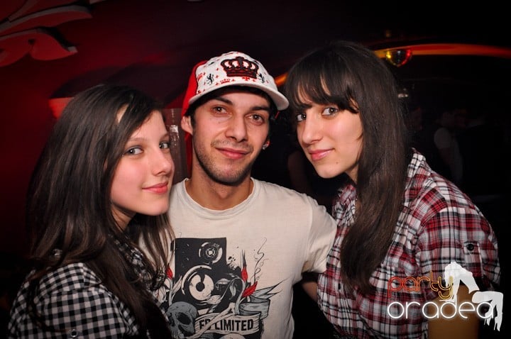 Club Atti's pe ringul de dans, 