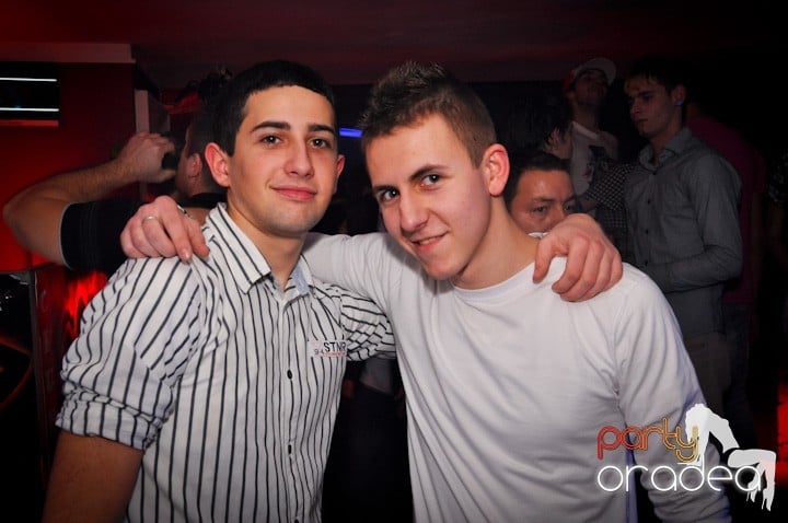 Club Atti's pe ringul de dans, 