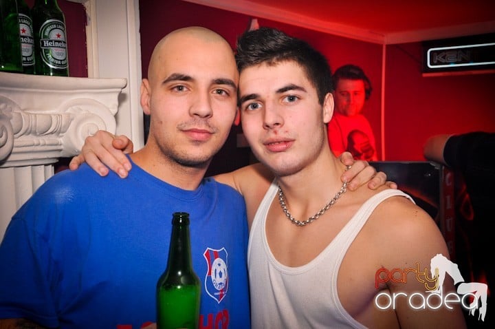 Club Atti's pe ringul de dans, 