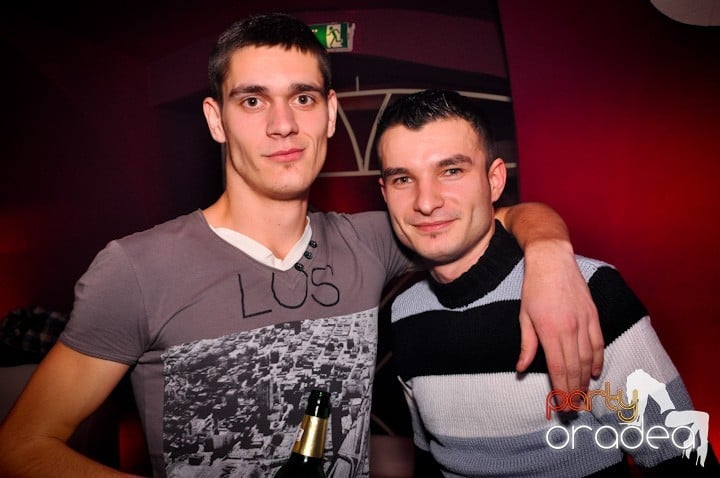 Club Atti's pe ringul de dans, 