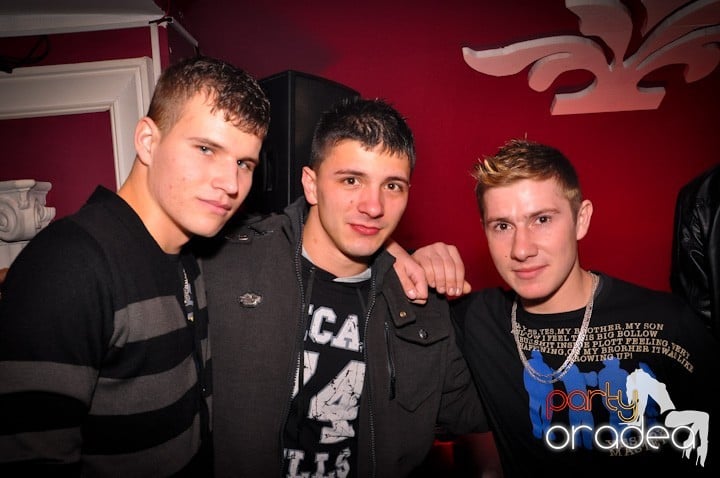 Club Atti's pe ringul de dans, 