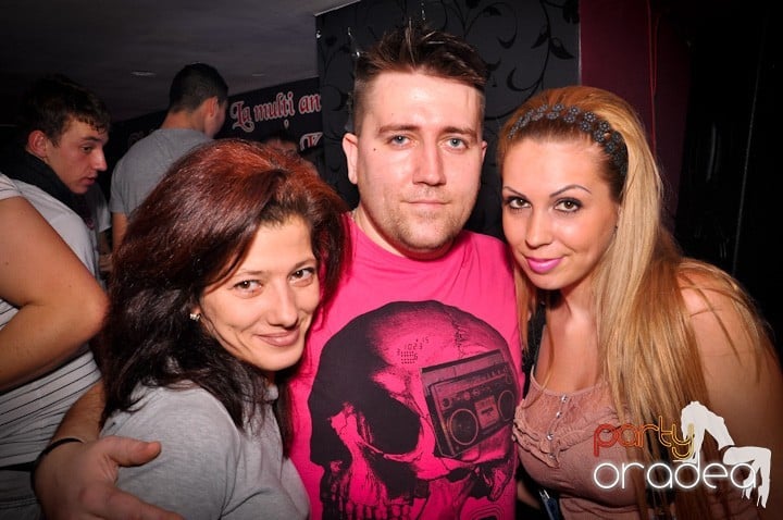 Club Atti's pe ringul de dans, 