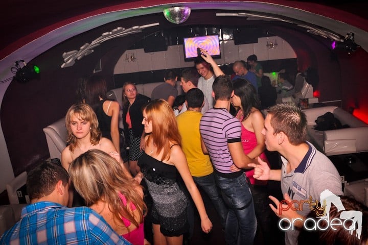 Club Atti's pe ringul de dans, 