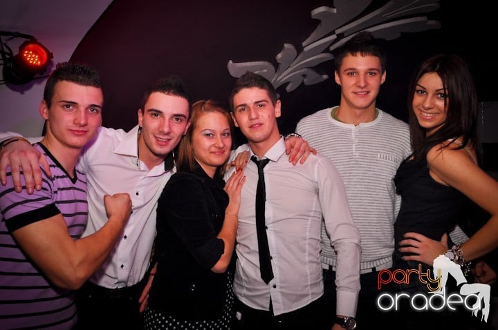 Club Atti's pe ringul de dans, 