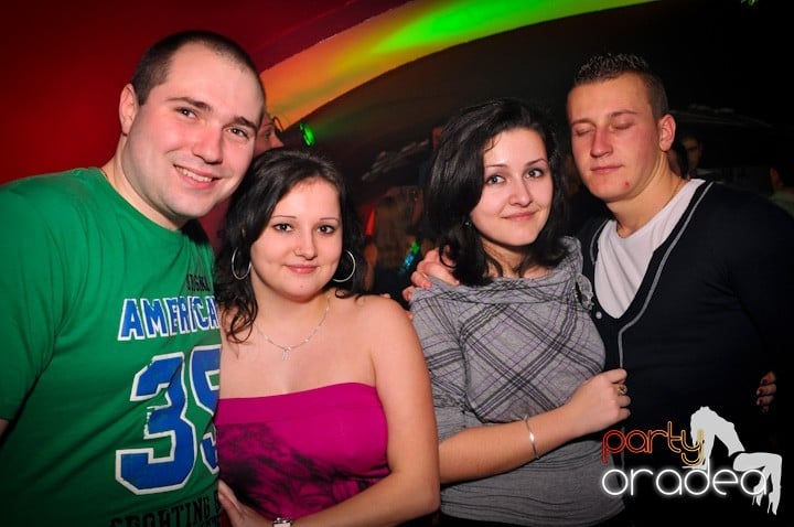 Club Atti's pe ringul de dans, 