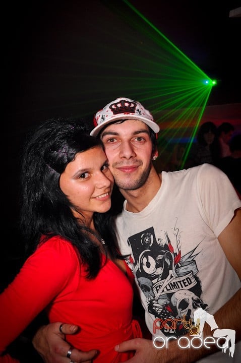 Club Atti's pe ringul de dans, 