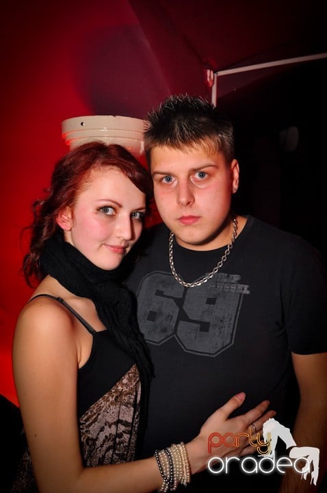 Club Atti's pe ringul de dans, 