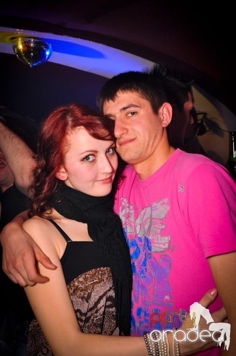 Club Atti's pe ringul de dans, 