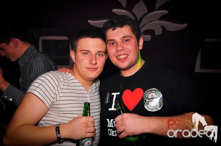 Club Atti's pe ringul de dans, 