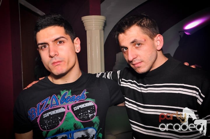 Club Atti's pe ringul de dans, 