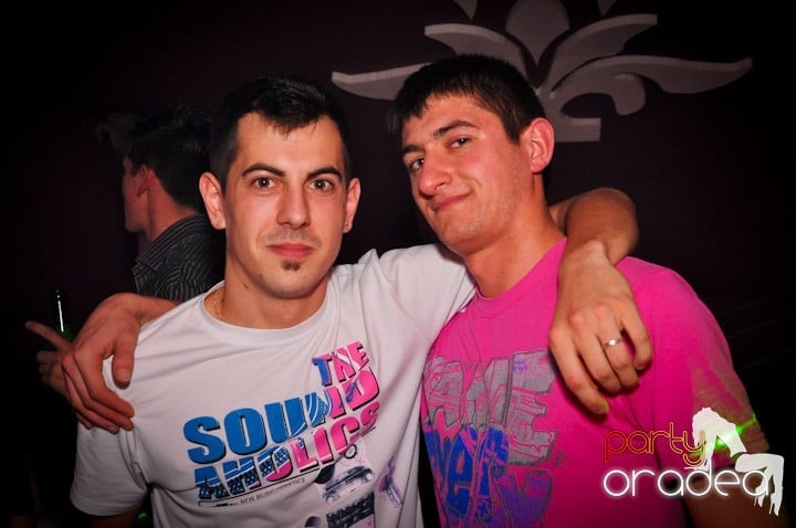 Club Atti's pe ringul de dans, 