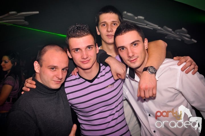 Club Atti's pe ringul de dans, 