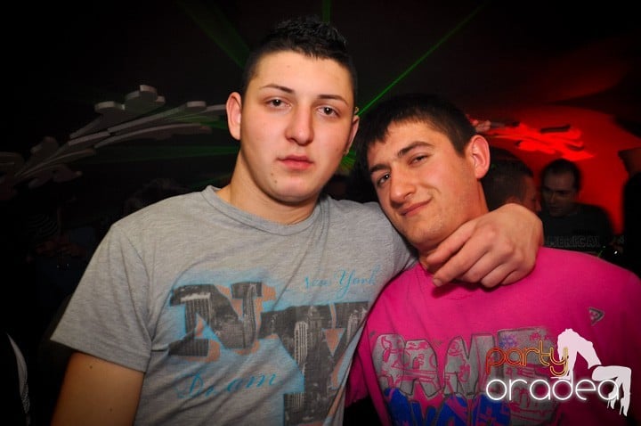 Club Atti's pe ringul de dans, 