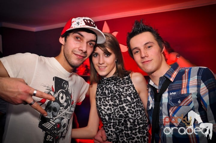 Club Atti's pe ringul de dans, 