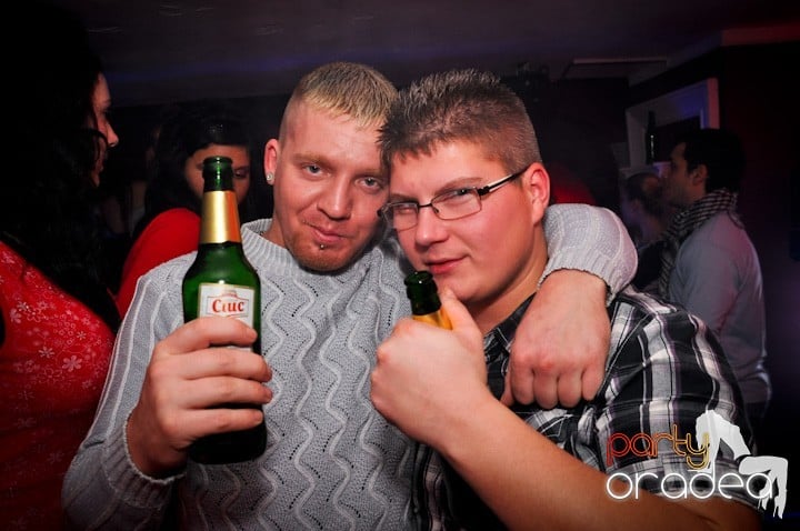 Club Atti's pe ringul de dans, 