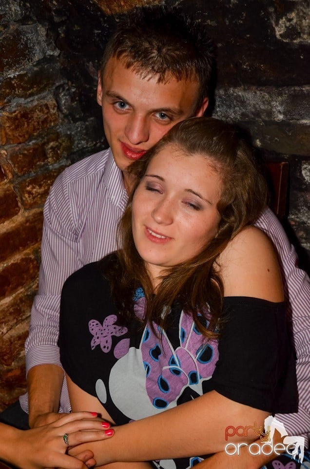 Club Escape: Caveman in the mix, 