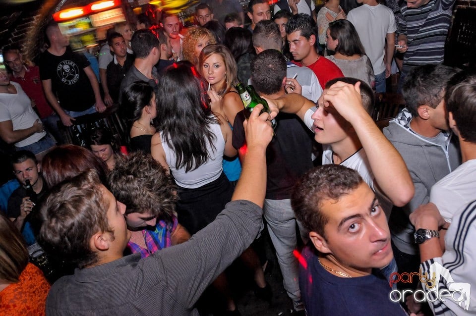 Club Escape: Caveman in the mix!, 