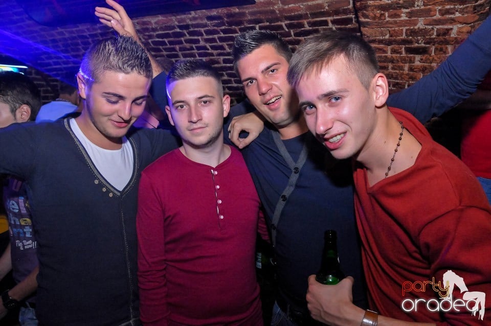 Club Escape: Caveman in the mix!, 