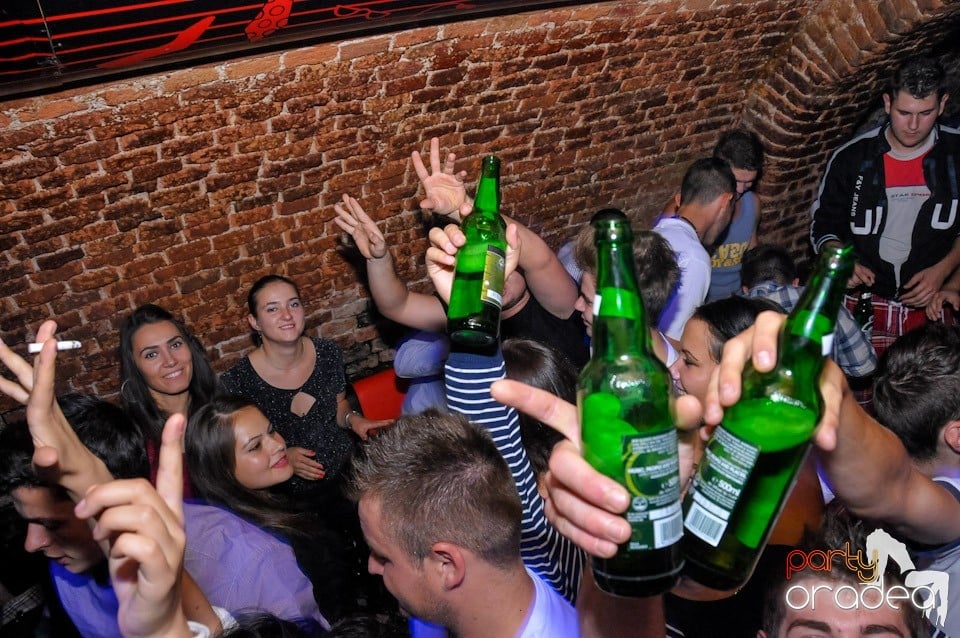 Club Escape: Caveman in the mix!, 