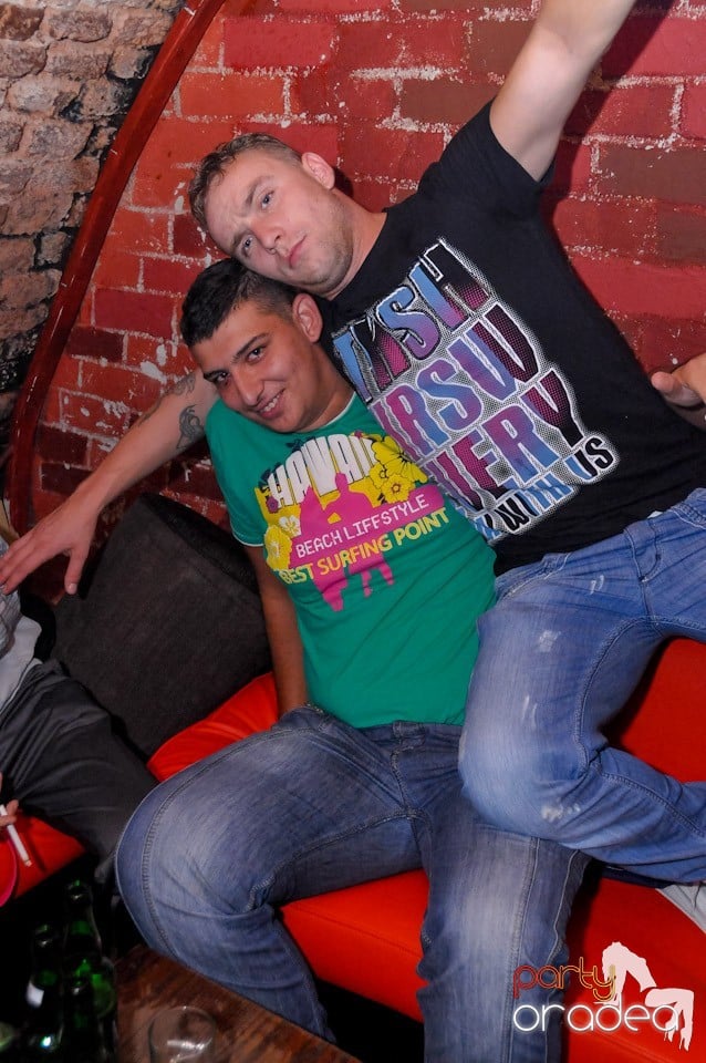 Club Escape: Caveman in the mix!, 