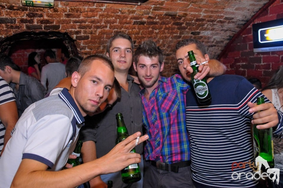 Club Escape: Caveman in the mix!, 