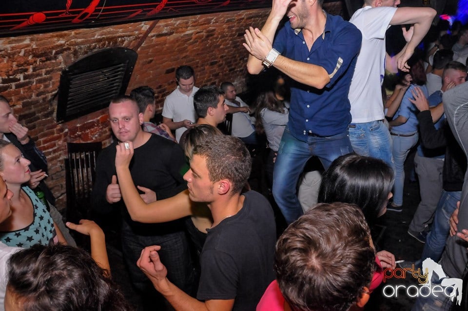 Club Escape: Caveman in the mix!, 