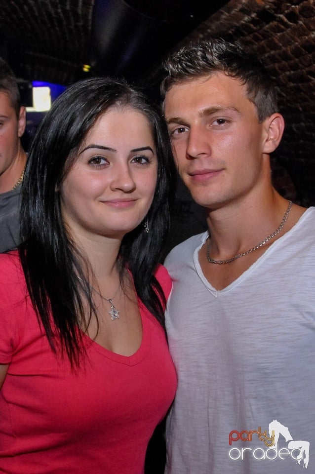 Club Escape: Caveman in the mix!, 