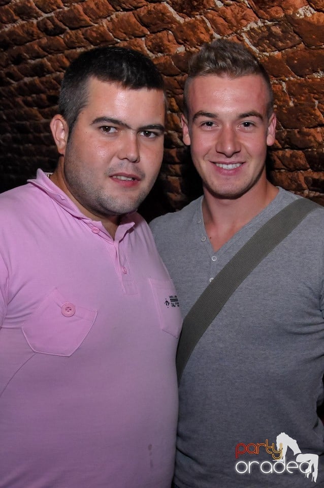 Club Escape: Caveman in the mix!, 