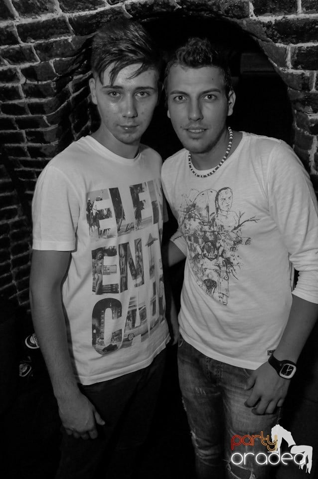 Club Escape: Caveman in the mix!, 