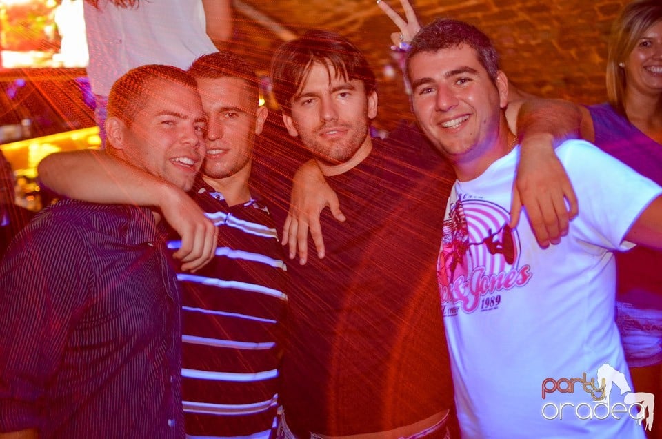 Club Escape nu doarme!, 