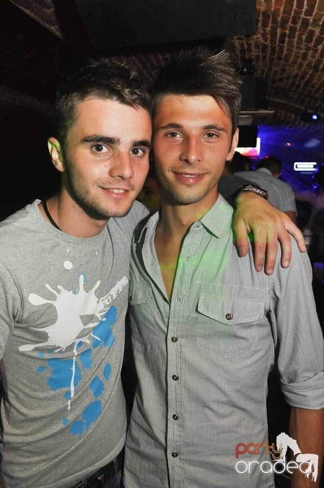 Club Escape prezintă: DJ Coxxo, 