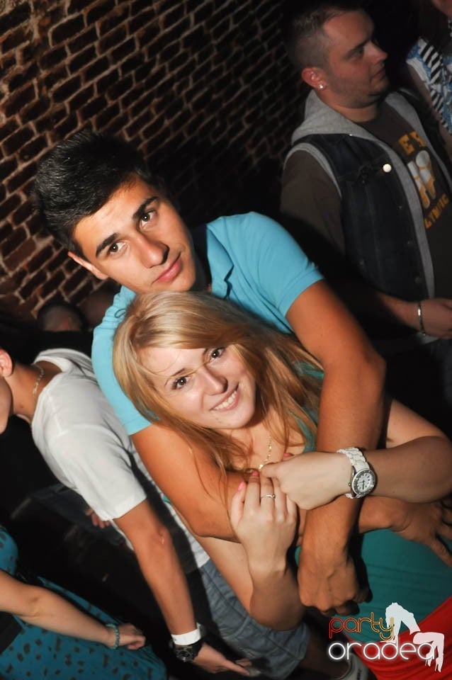 Club Escape prezintă: DJ Coxxo, 