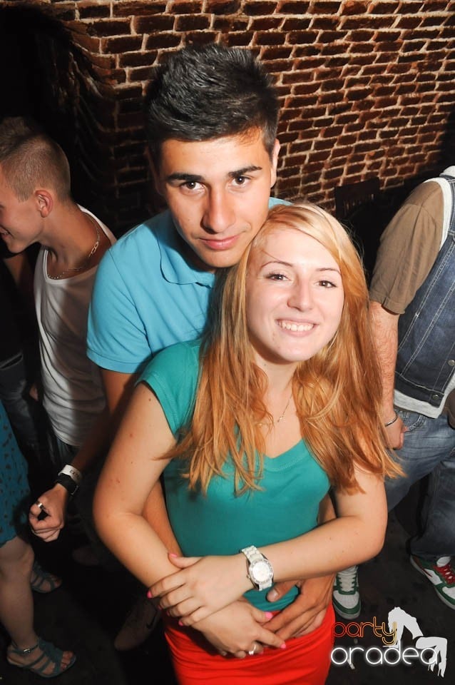 Club Escape prezintă: DJ Coxxo, 