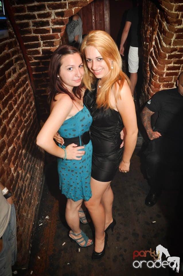 Club Escape prezintă: DJ Coxxo, 