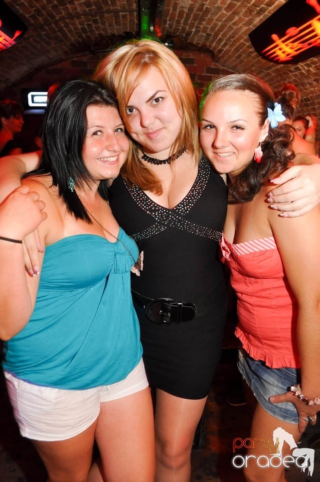 Club Escape prezintă: DJ Coxxo, 