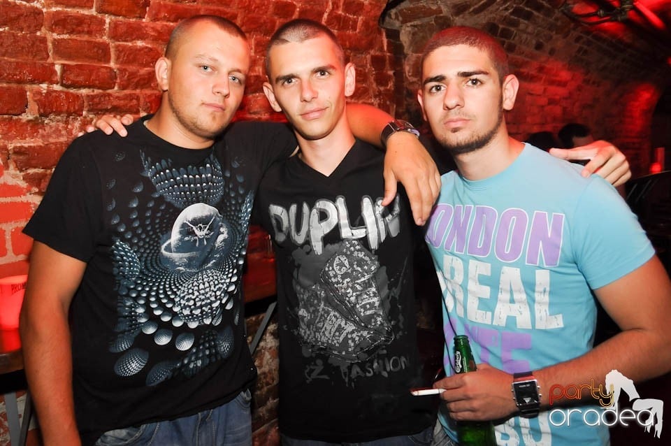 Club Escape prezintă: DJ Coxxo, 