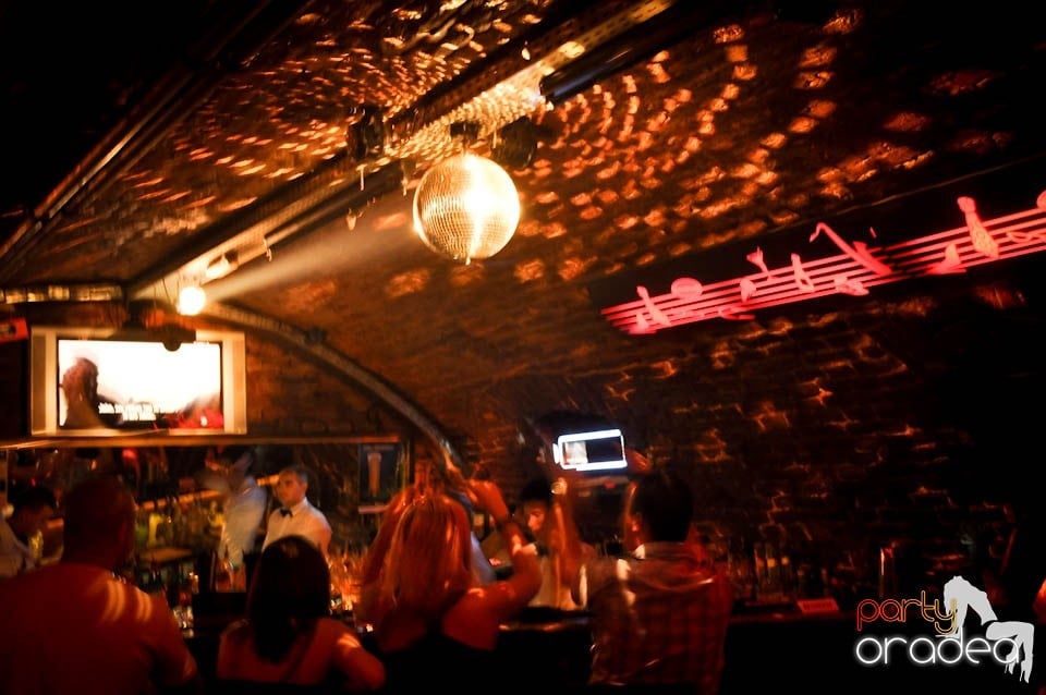 Club Escape prezintă: DJ Coxxo, 