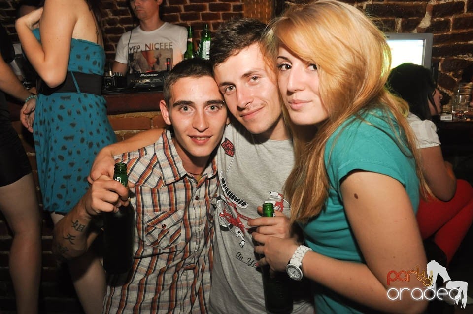 Club Escape prezintă: DJ Coxxo, 