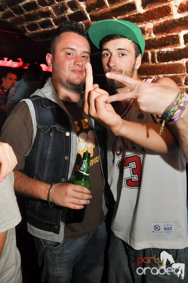 Club Escape prezintă: DJ Coxxo, 