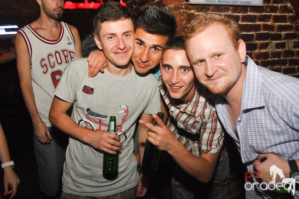 Club Escape prezintă: DJ Coxxo, 