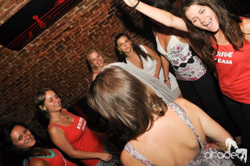 Club Escape prezintă: DJ Coxxo, 