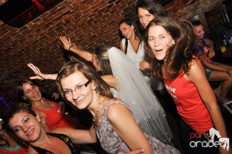 Club Escape prezintă: DJ Coxxo, 