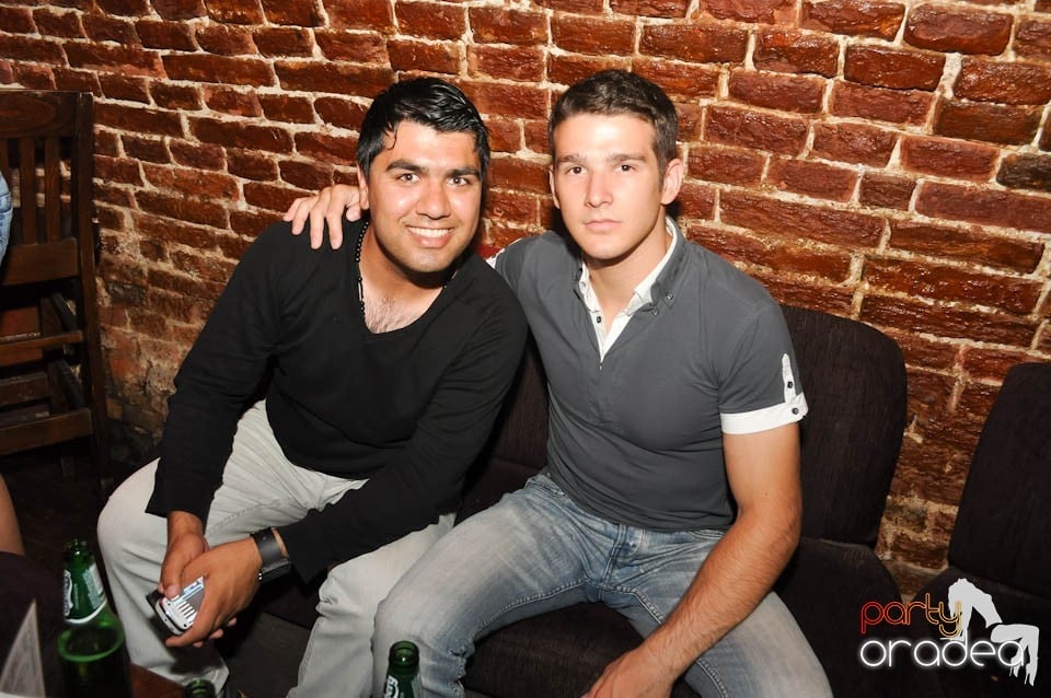 Club Escape prezintă: DJ Coxxo, 