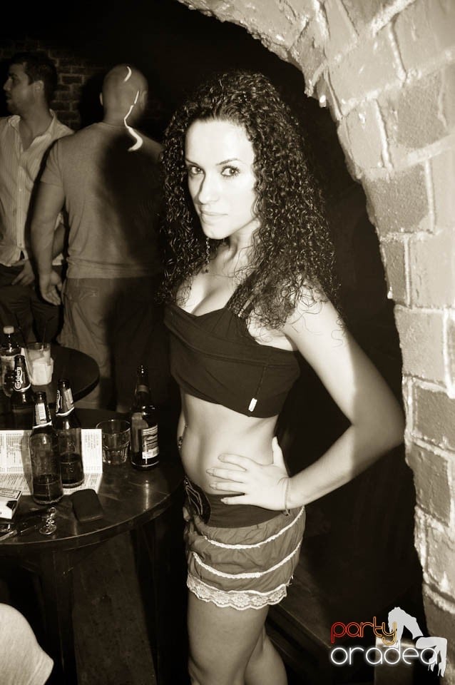 Club Escape prezintă: DJ Coxxo, 