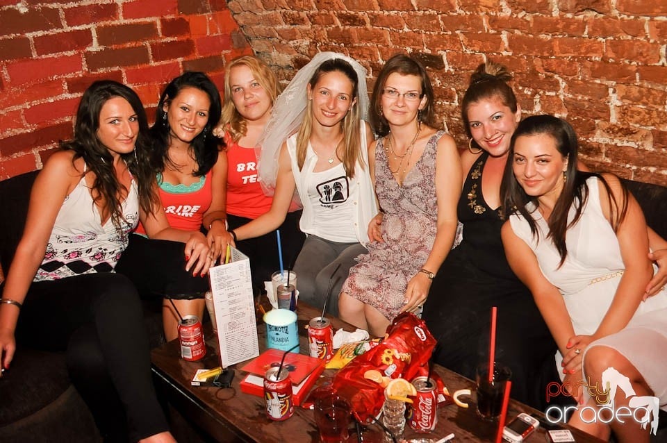 Club Escape prezintă: DJ Coxxo, 