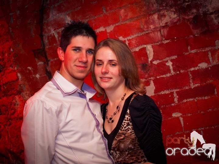 Club Escape se încinge, 