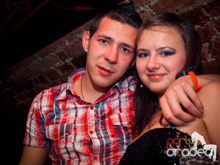 Club Escape se încinge, 