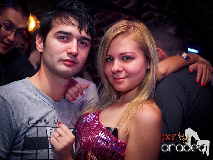 Club Escape se încinge, 